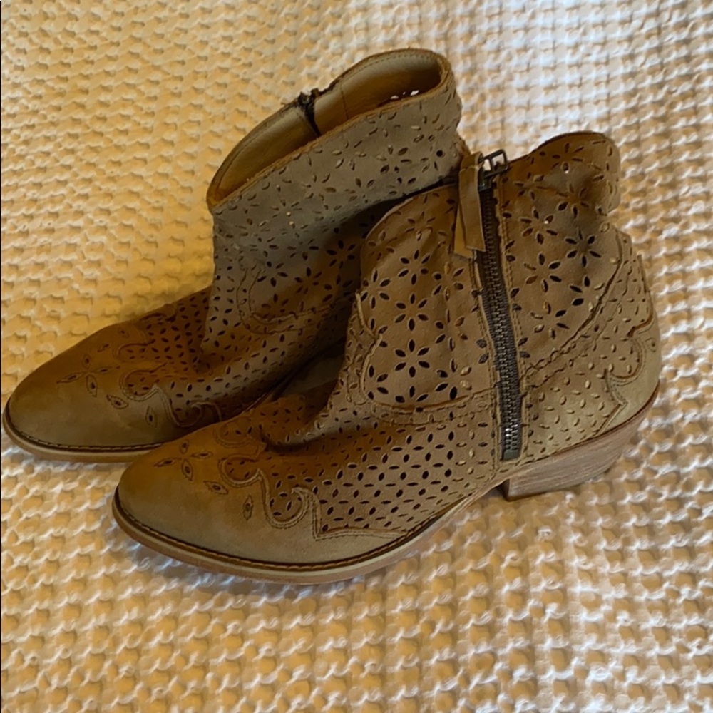 Baske Western Booties